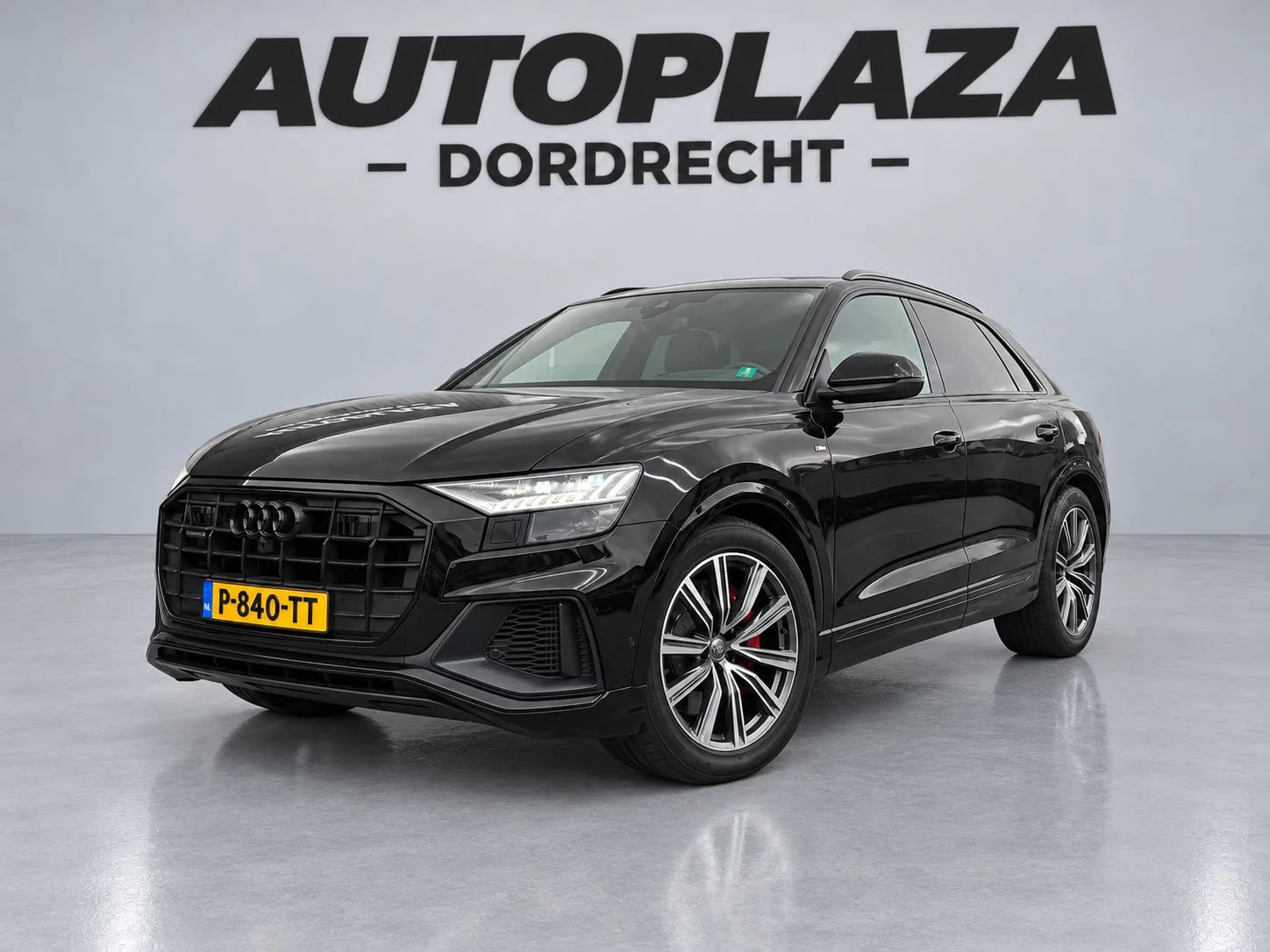 Audi Q8 (2021) — foto 1