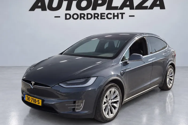 Tesla Model X (2018)