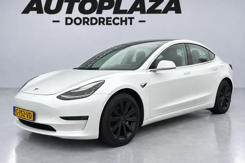 Tesla Model 3 (2019)