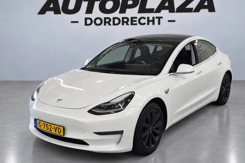 Tesla Model 3 (2019)