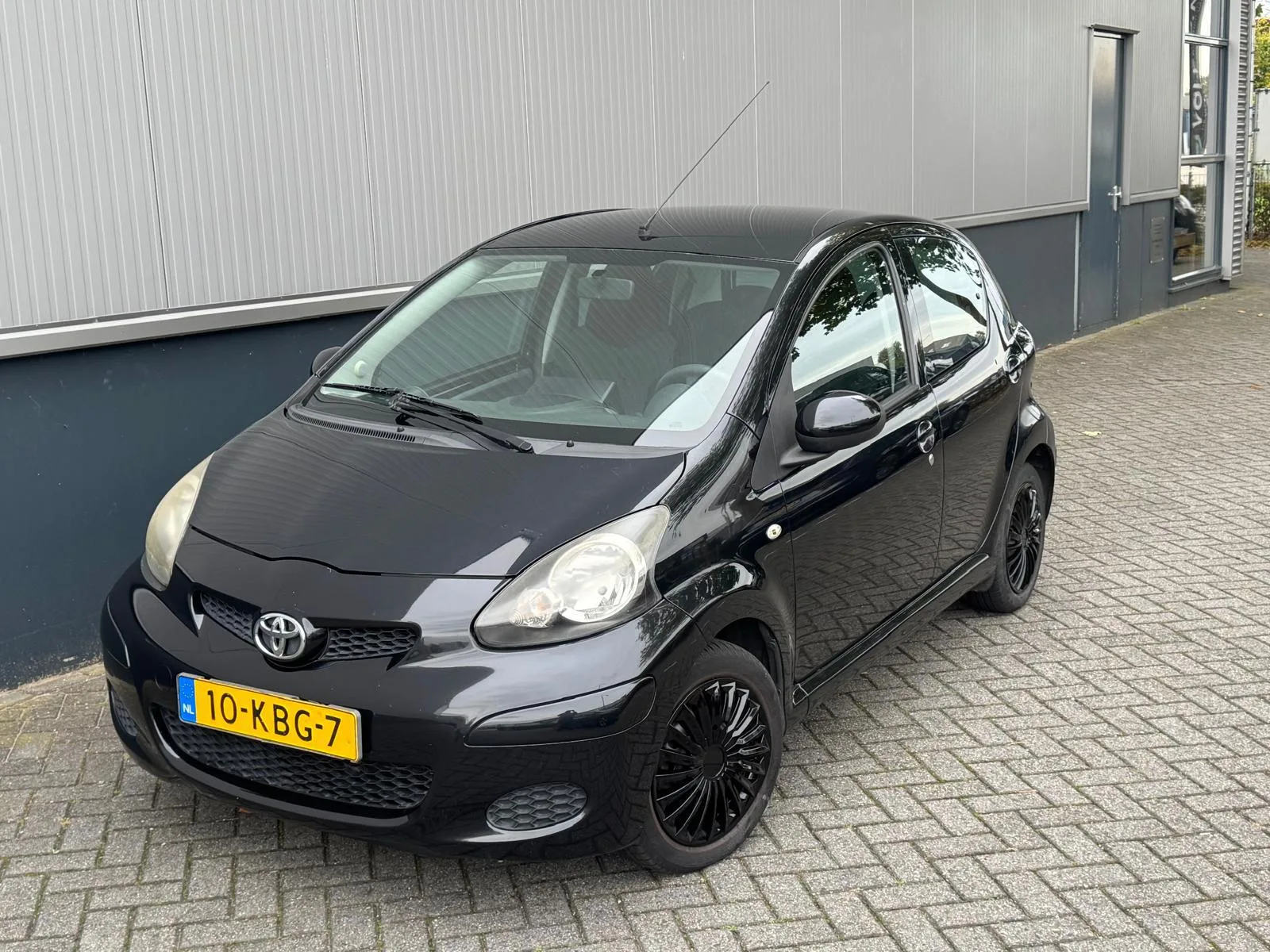 Toyota Aygo (2009) — foto 1