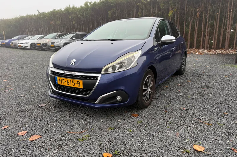 Peugeot 208 (2015)