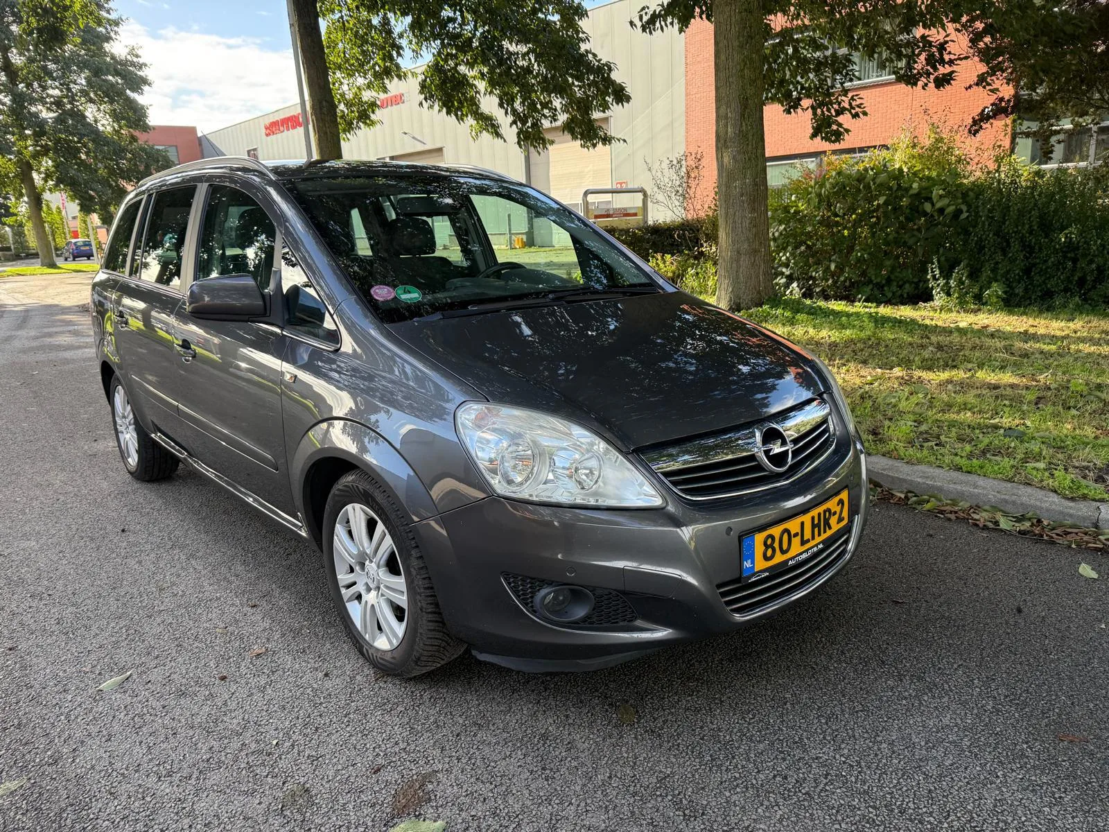 Opel Zafira (2010) — foto 1
