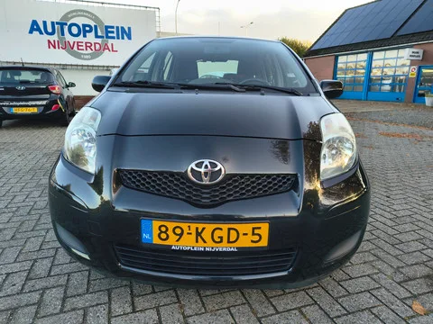 Toyota Yaris (2009) — foto 1