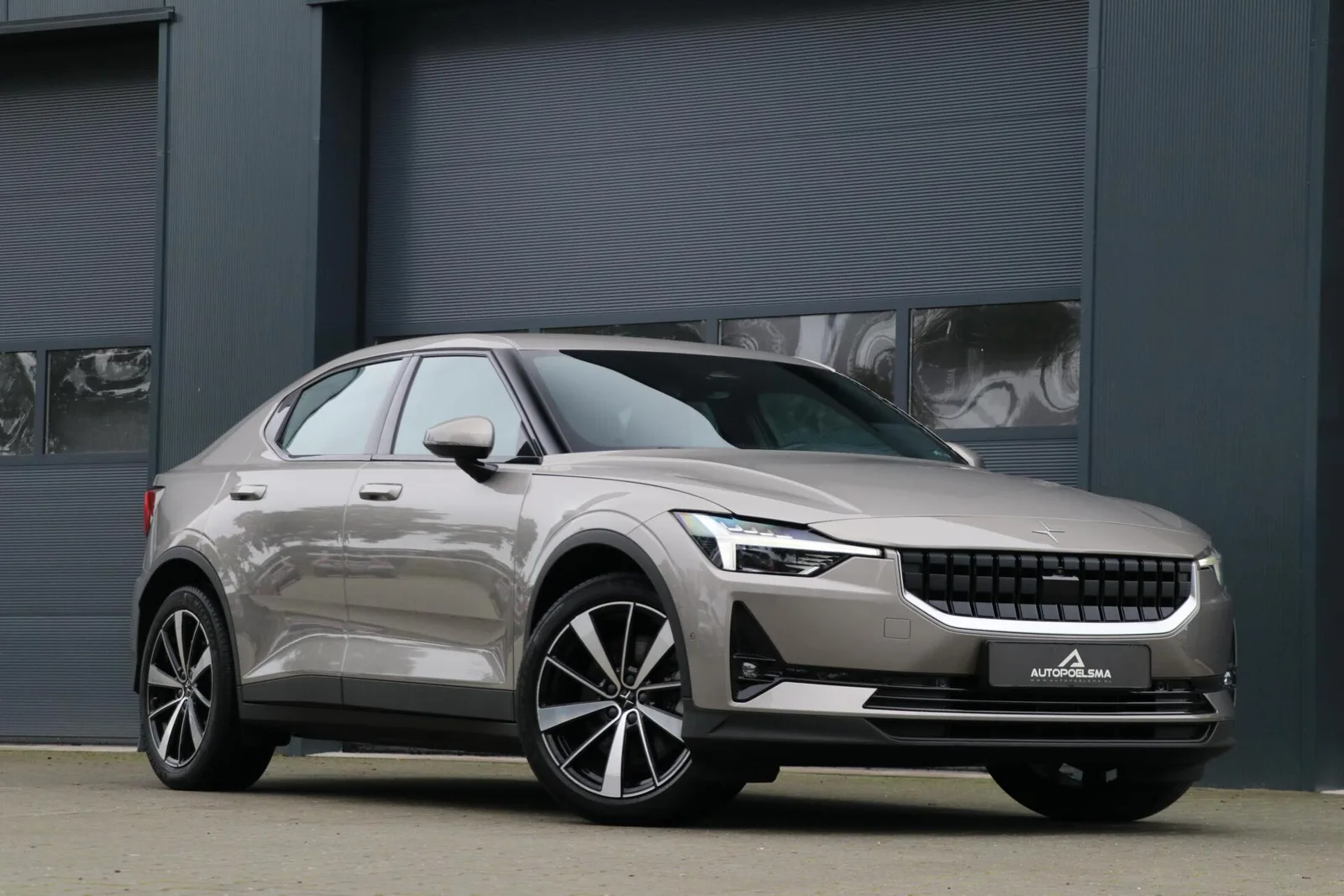 Polestar 2 (2021) — foto 1