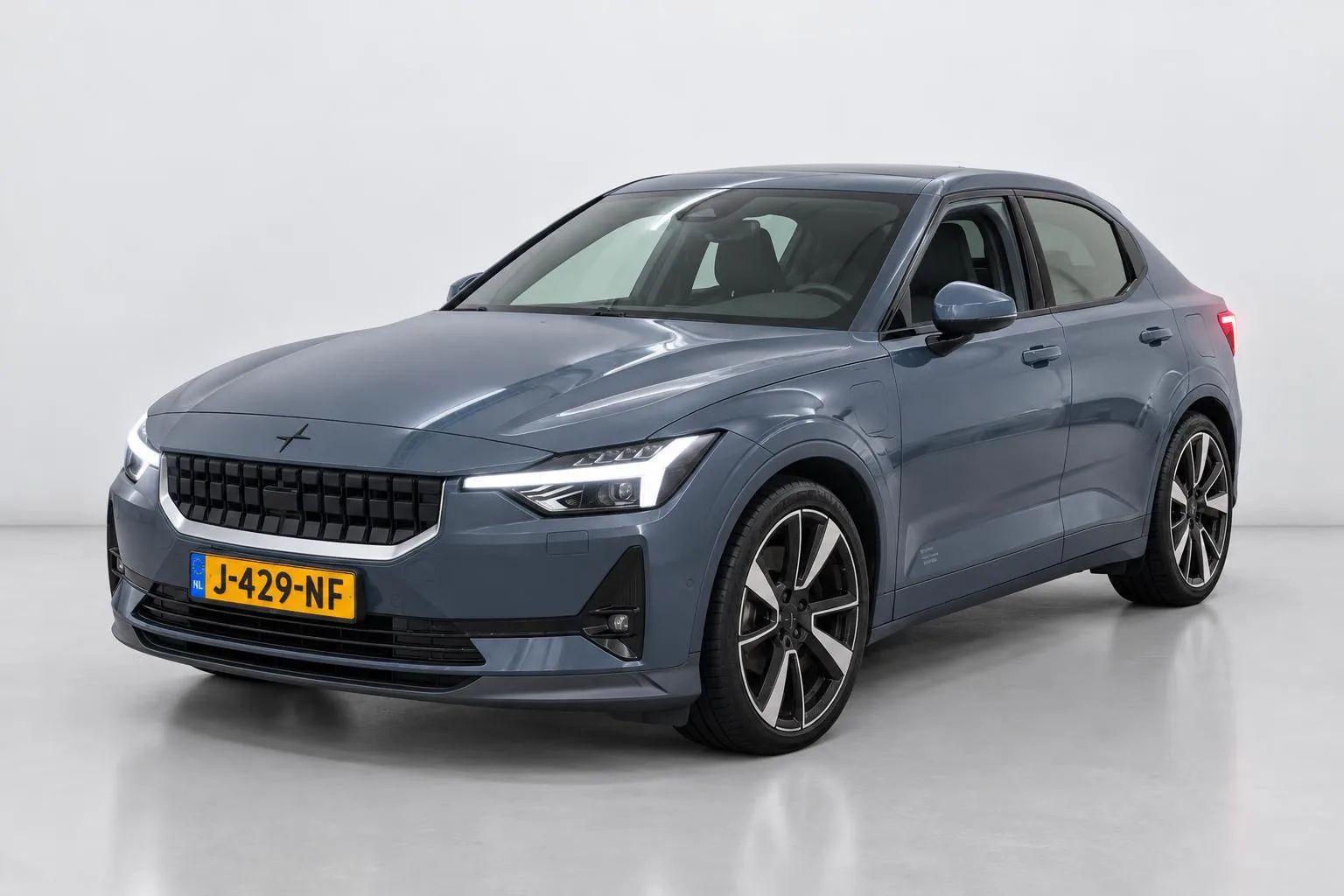 Polestar 2 (2020) — foto 1