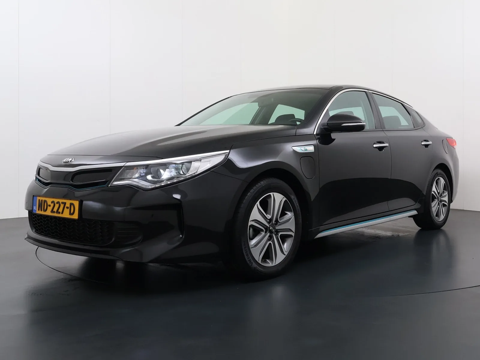 Kia Optima (2016) — foto 1