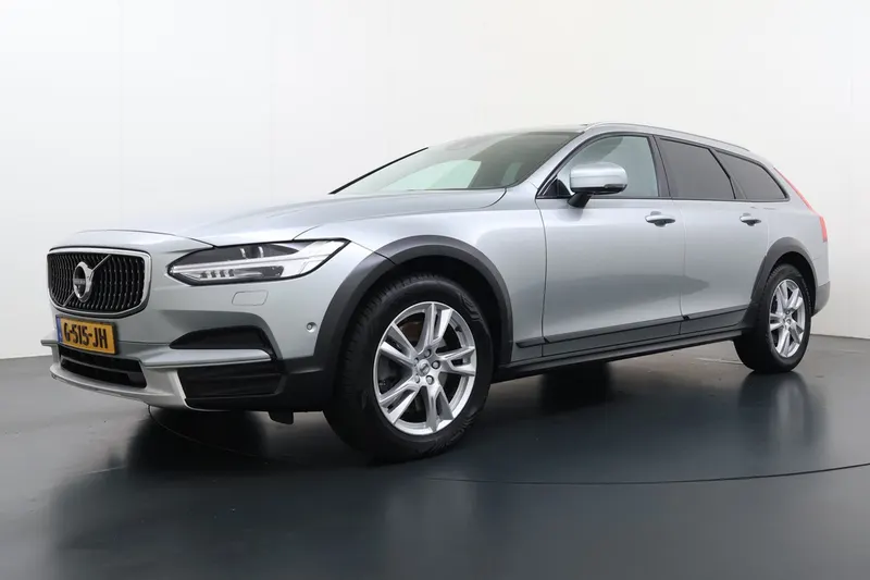 Volvo V90 Cross Country (2017)