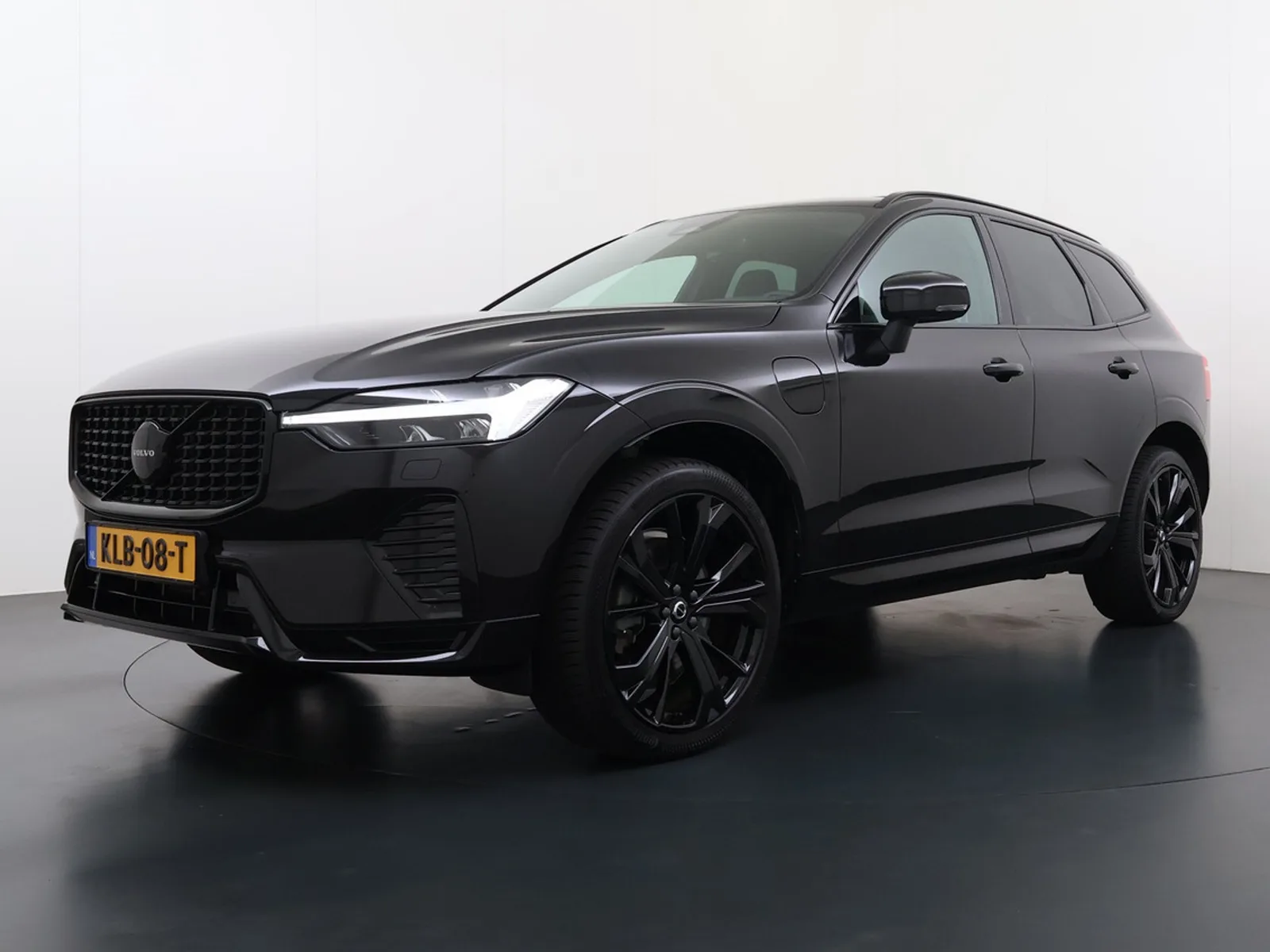Volvo XC60 (2025) — foto 1