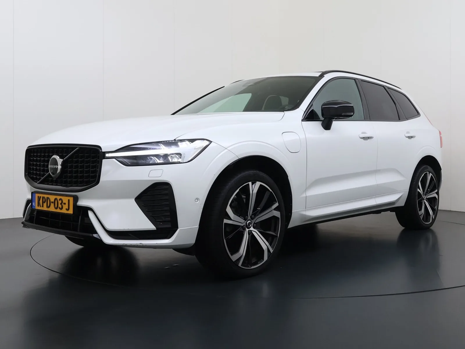 Volvo XC60 (2022) — foto 1