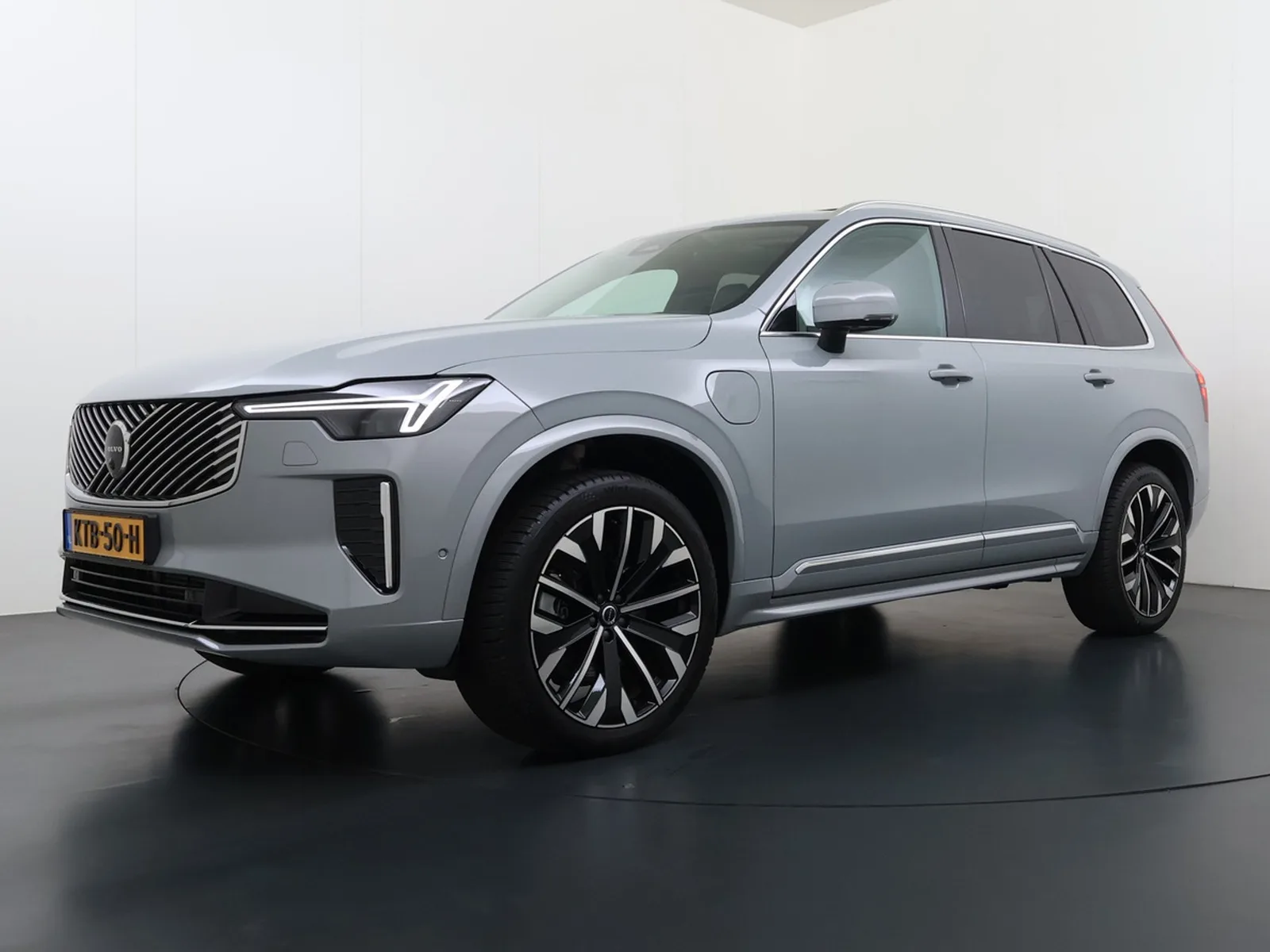Volvo XC90 (2025) — foto 1