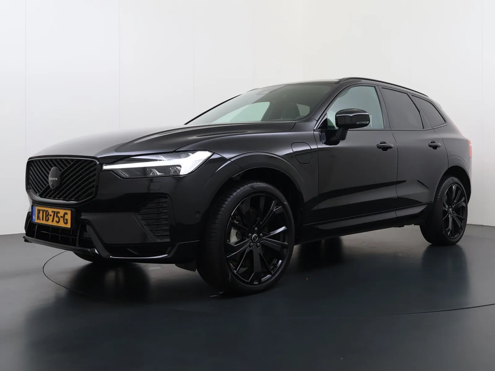 Volvo XC60 (2025) — foto 1
