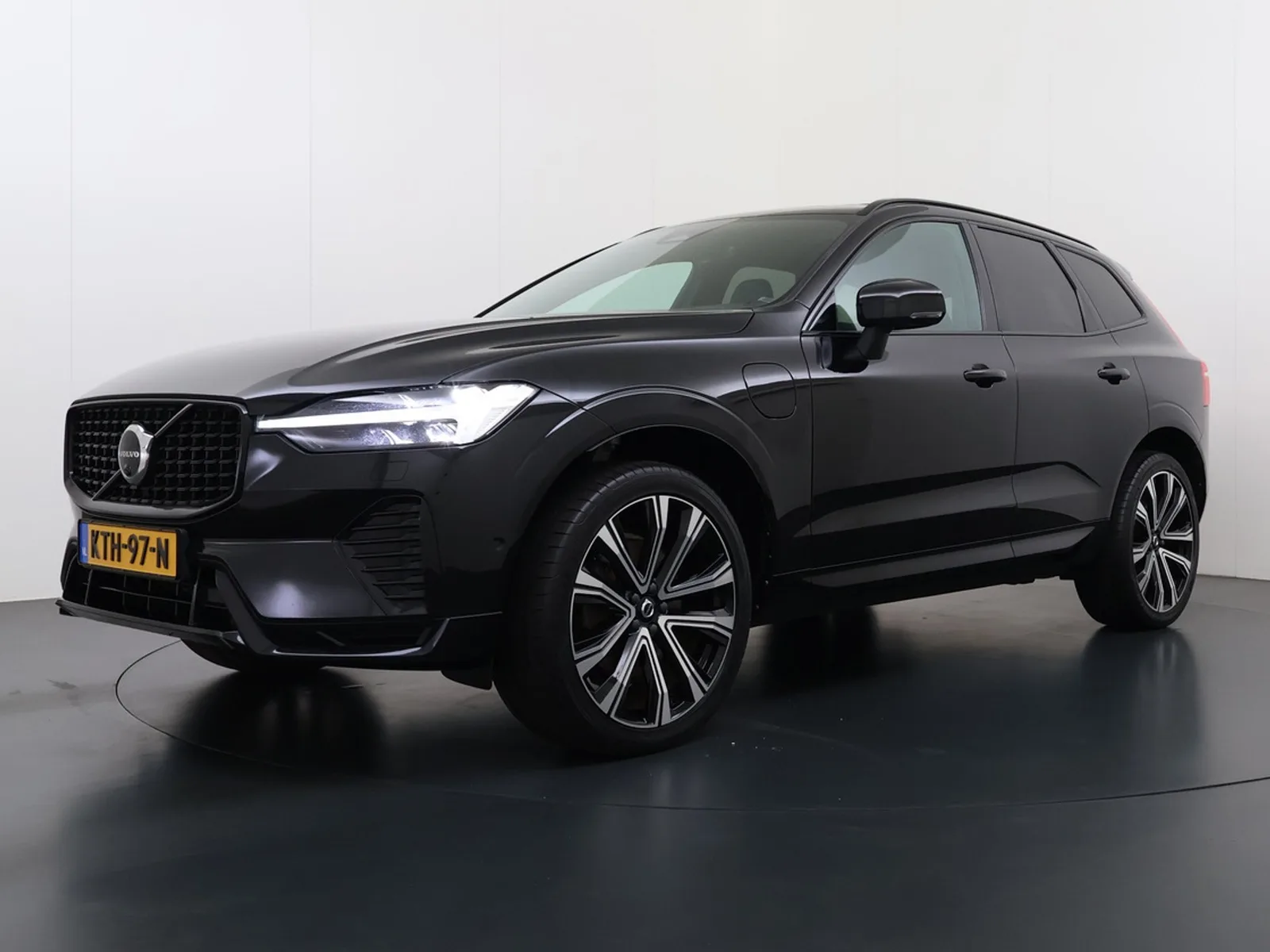 Volvo XC60 (2022) — foto 1