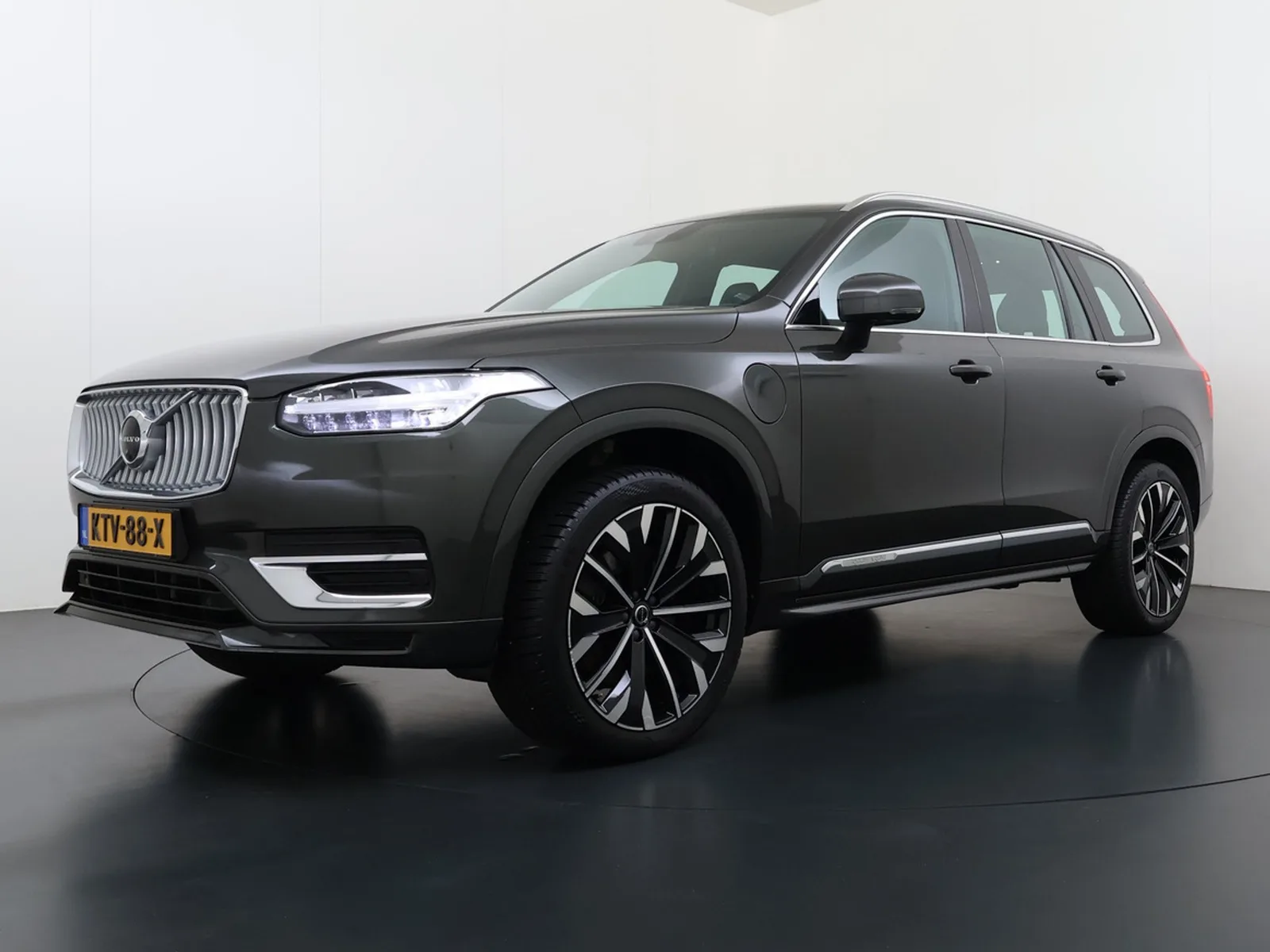 Volvo XC90 (2022) — foto 1
