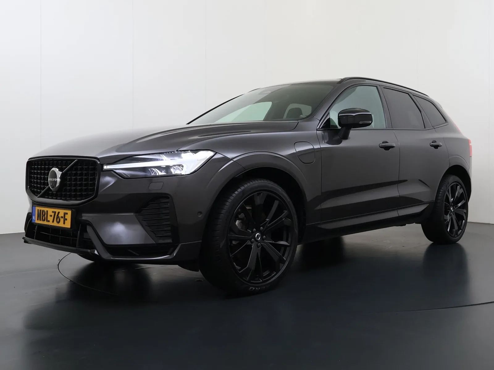 Volvo XC60 (2023) — foto 1