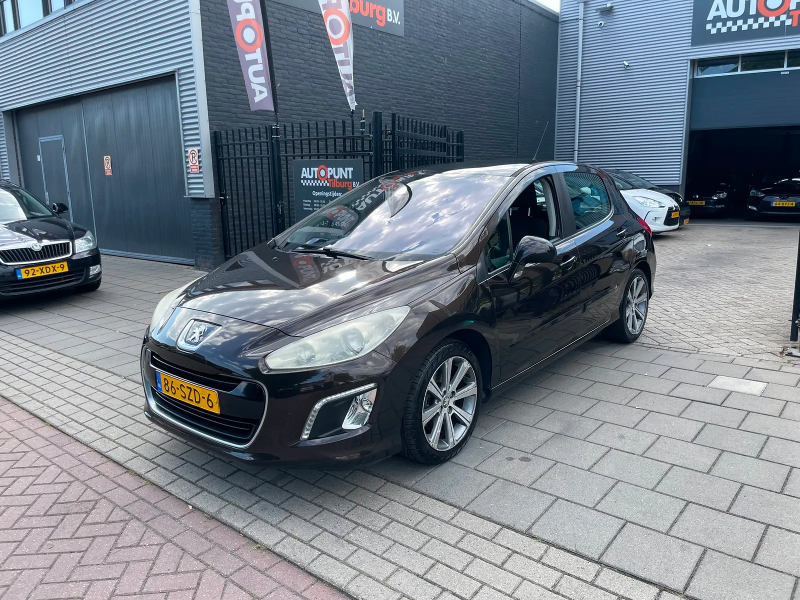 Peugeot 308 (2012) — foto 1