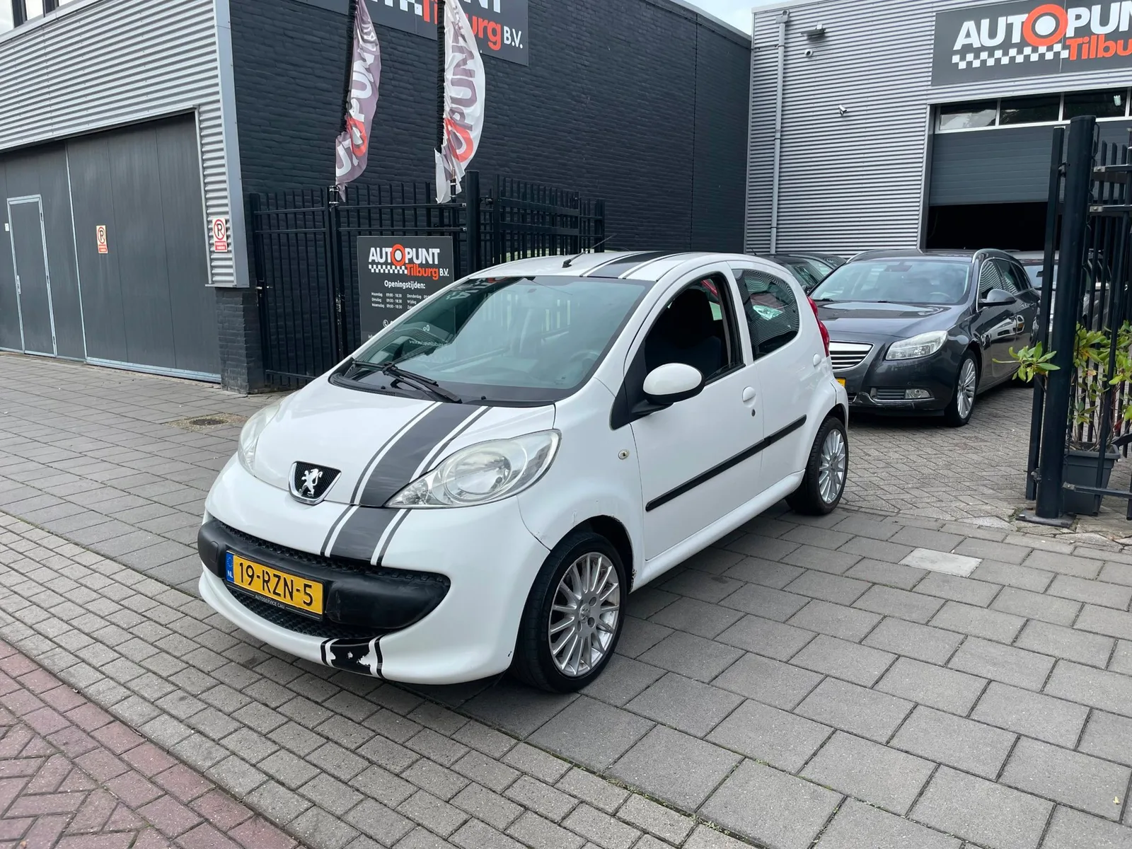Peugeot 107 (2008) — foto 1