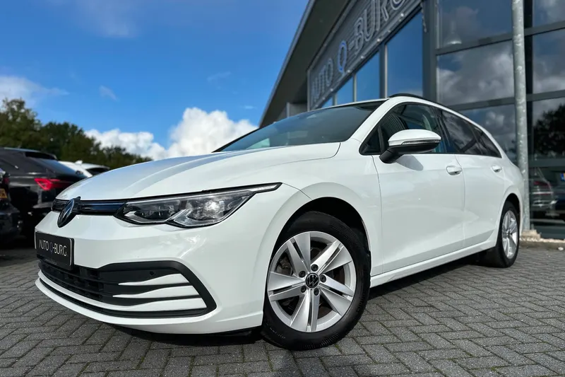 Volkswagen Golf (2023)