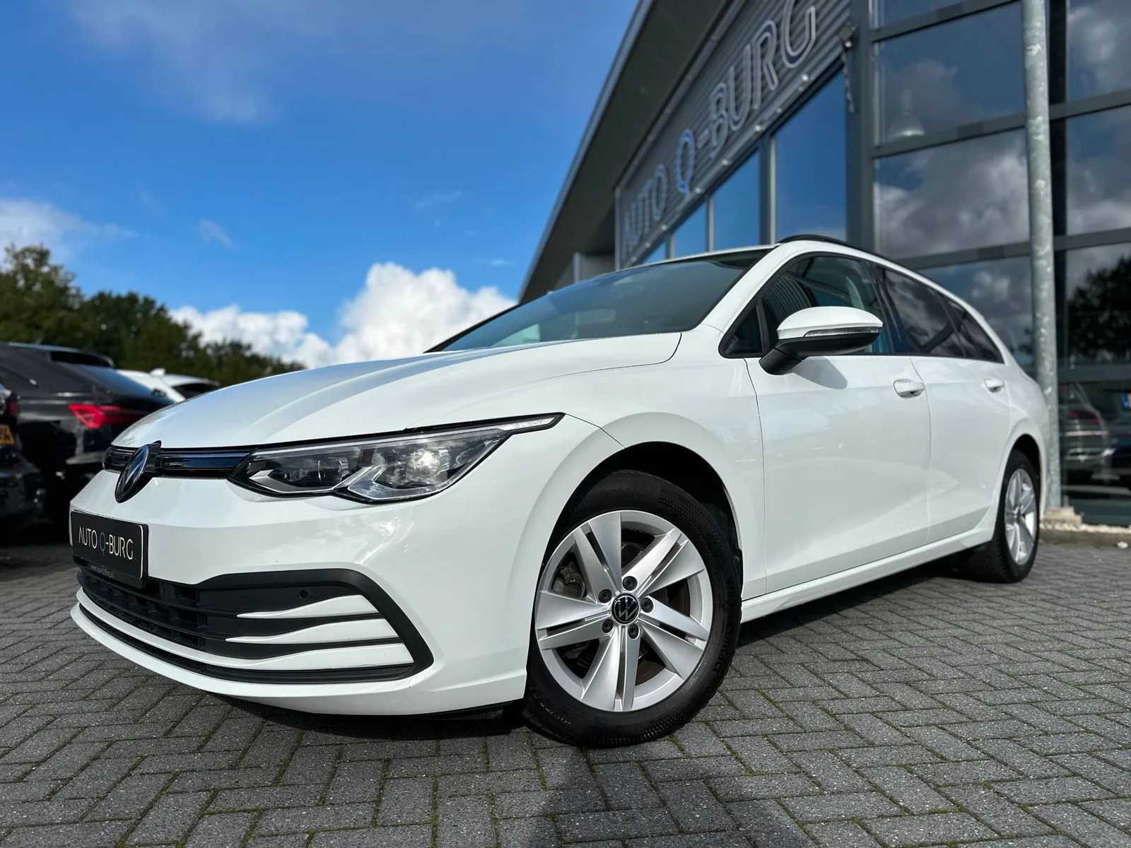 Volkswagen Golf (2023) — foto 1