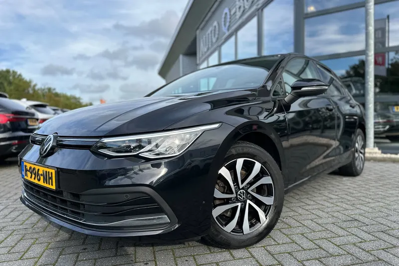Volkswagen Golf (2022)
