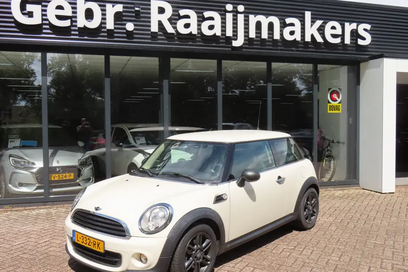 MINI One (2012)