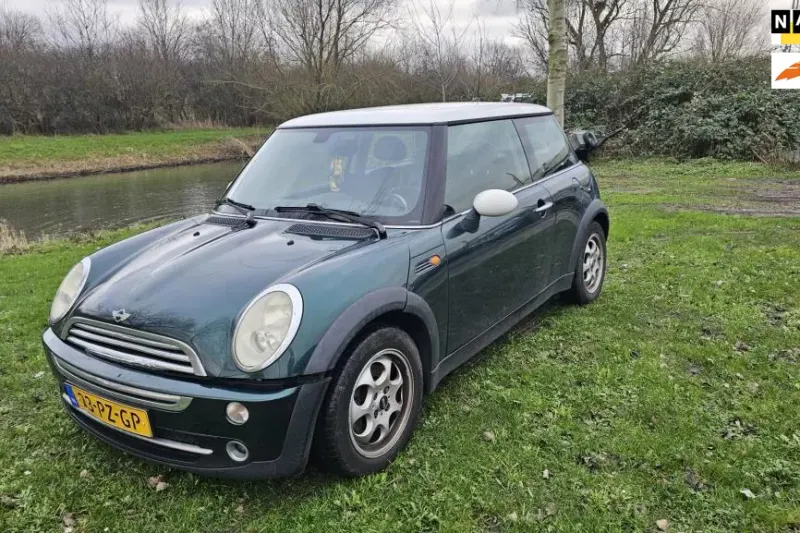 MINI Cooper (2005)