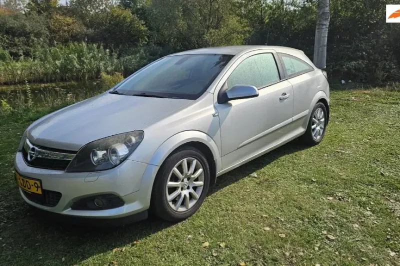 Opel Astra (2008)