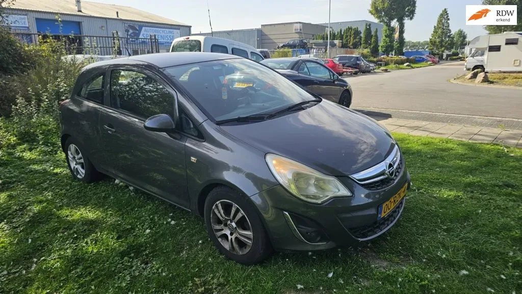 Opel Corsa (2011) — foto 1
