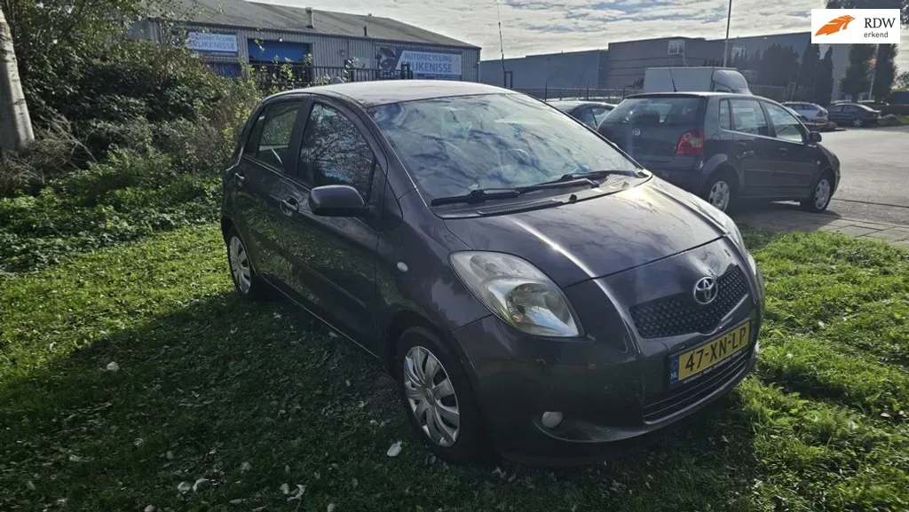 Toyota Yaris (2007) — foto 1
