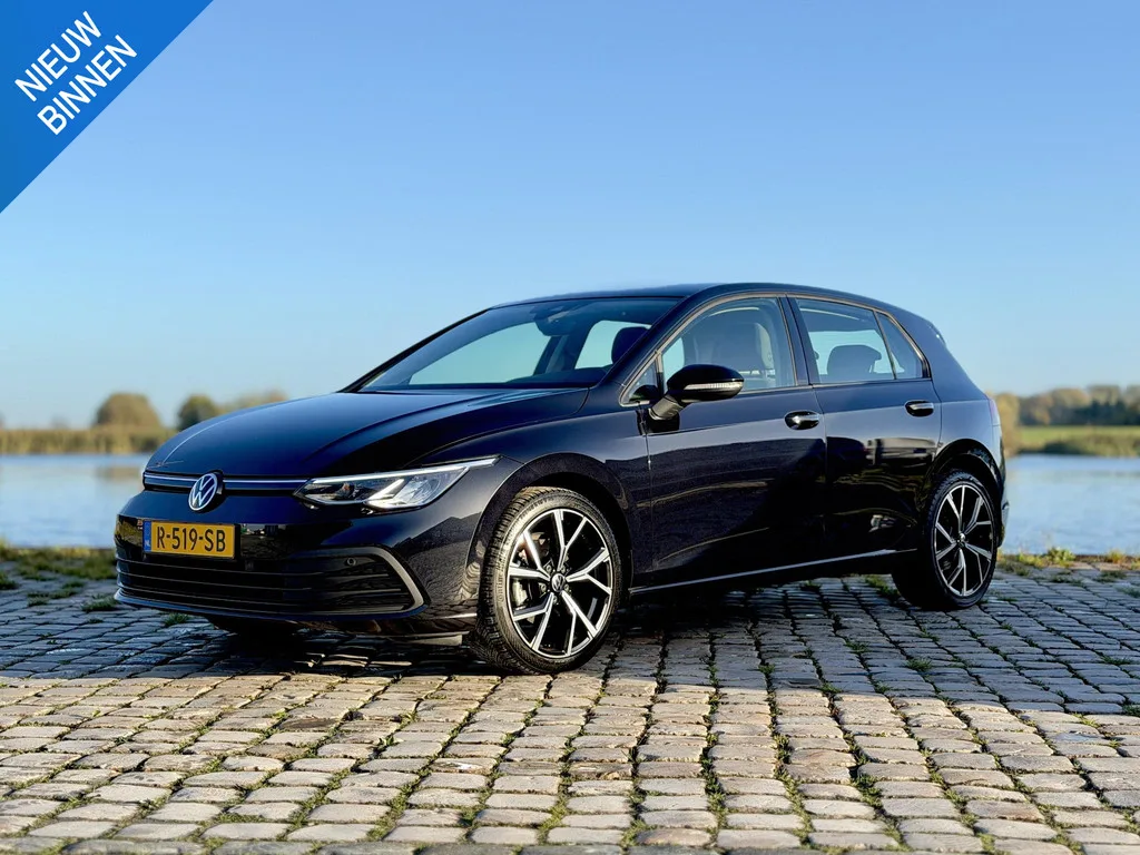 Volkswagen Golf (2022) — foto 1