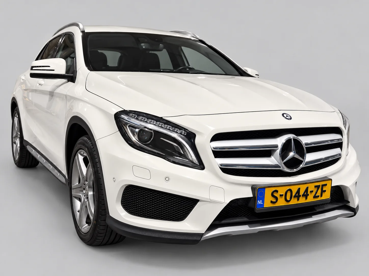 Mercedes-Benz GLA-Klasse (2015) — foto 1