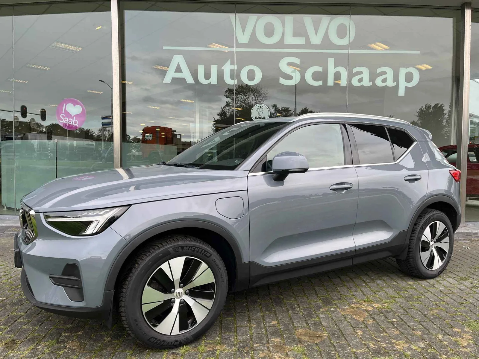 Volvo XC40 (2023) — foto 1