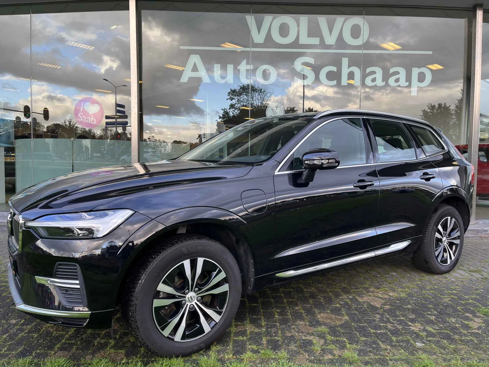 Volvo XC60 (2023) — foto 1