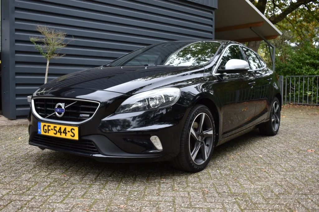 Volvo V40 (2015) — foto 1