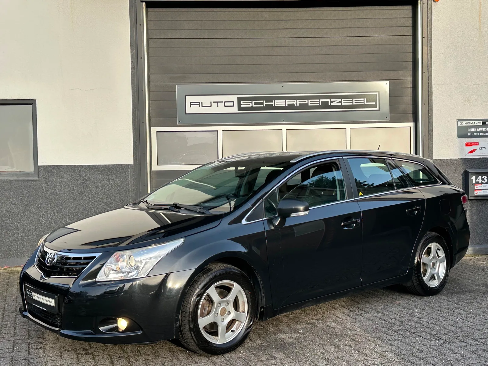 Toyota Avensis (2010) — foto 1