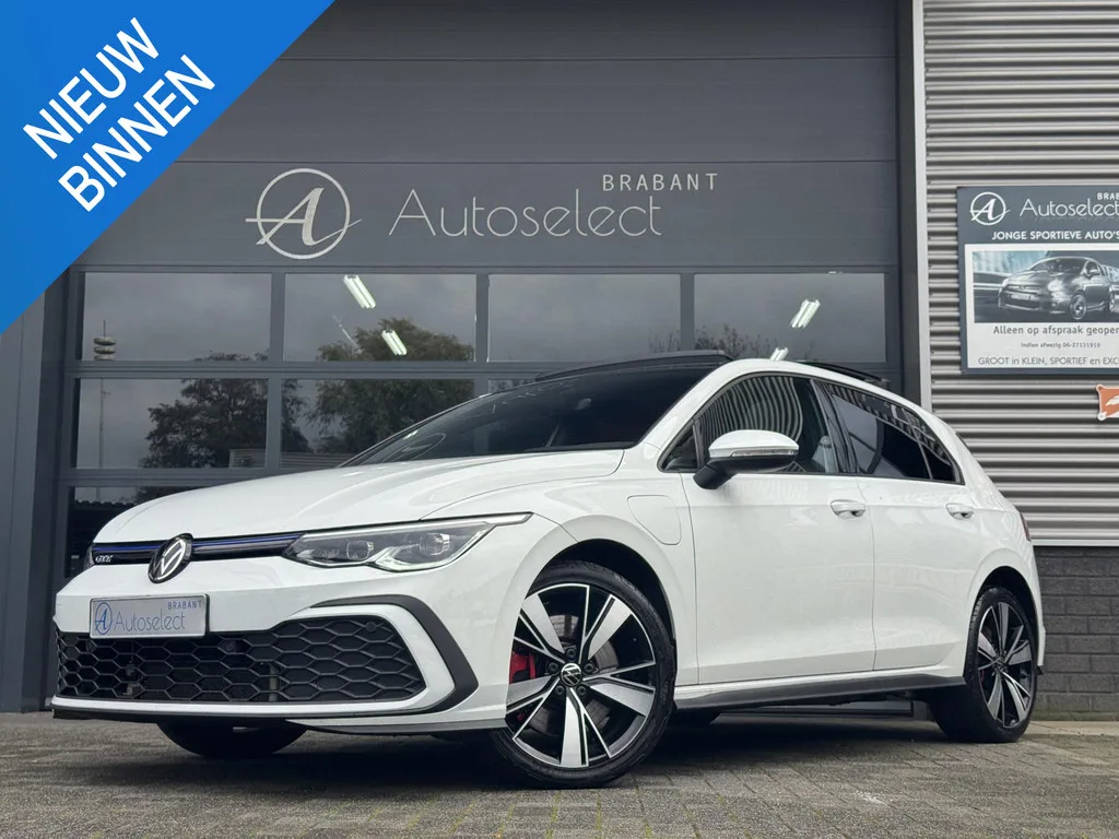 Volkswagen Golf (2021) — foto 1