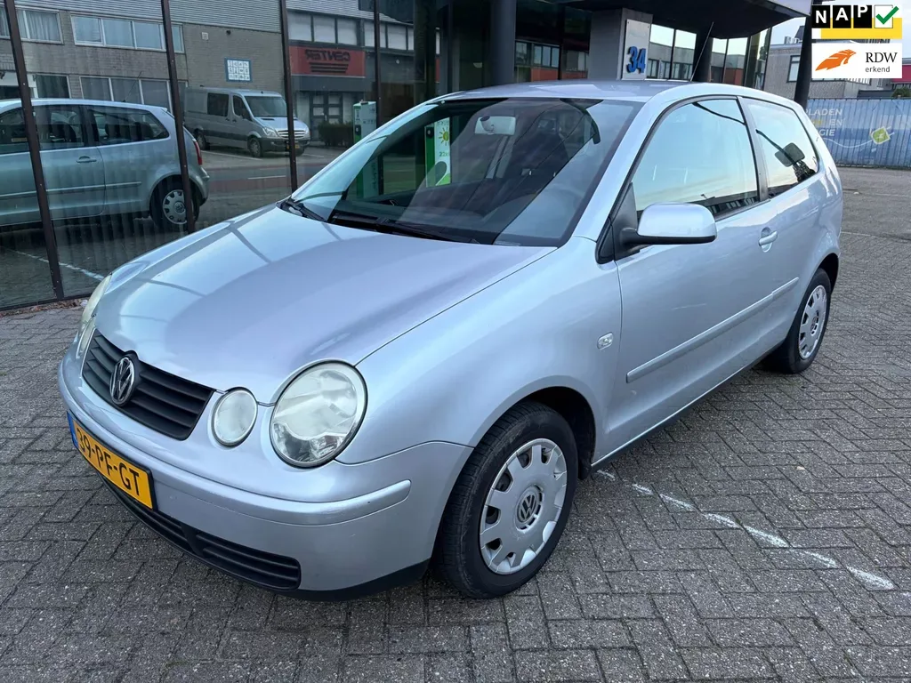 Volkswagen Polo (2004) — foto 1