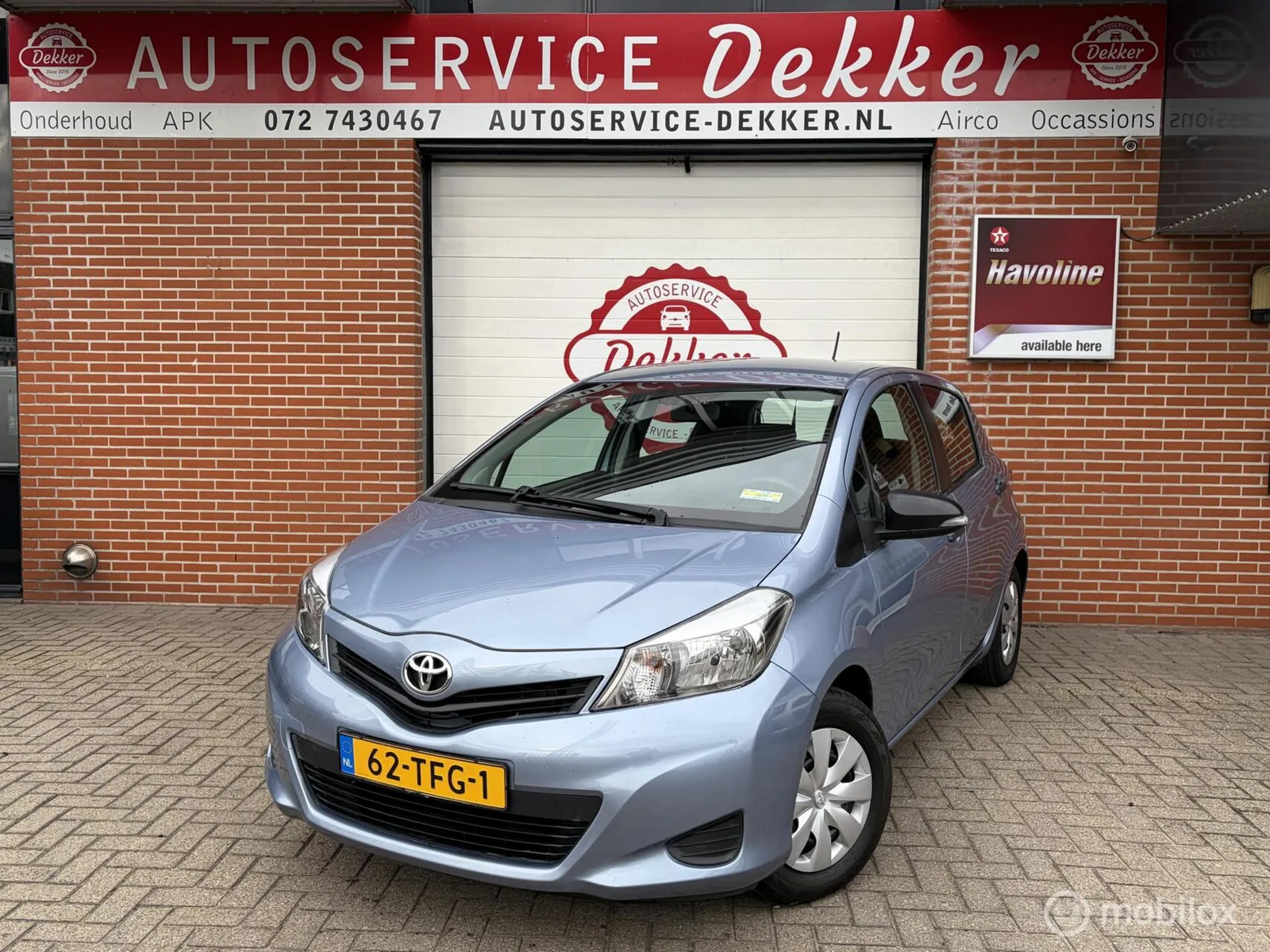 Toyota Yaris (2012) — foto 1