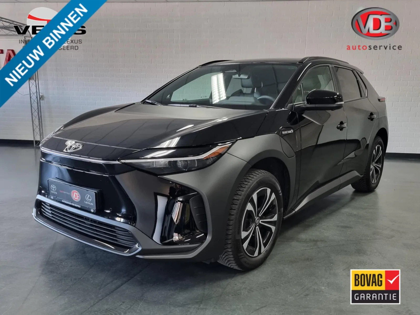 Toyota bZ4X (2024) — foto 1