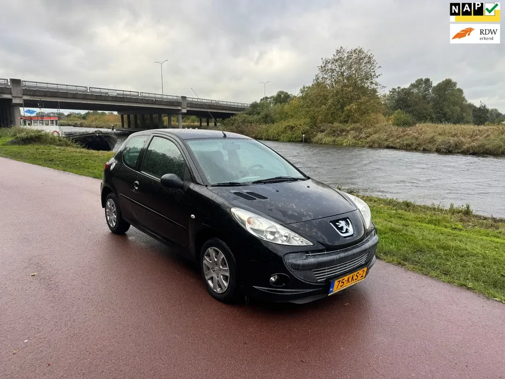 Peugeot 206 (2010) — foto 1