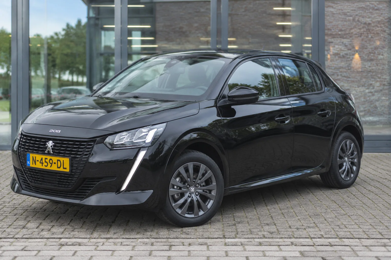 Peugeot e-208 (2021) — foto 1