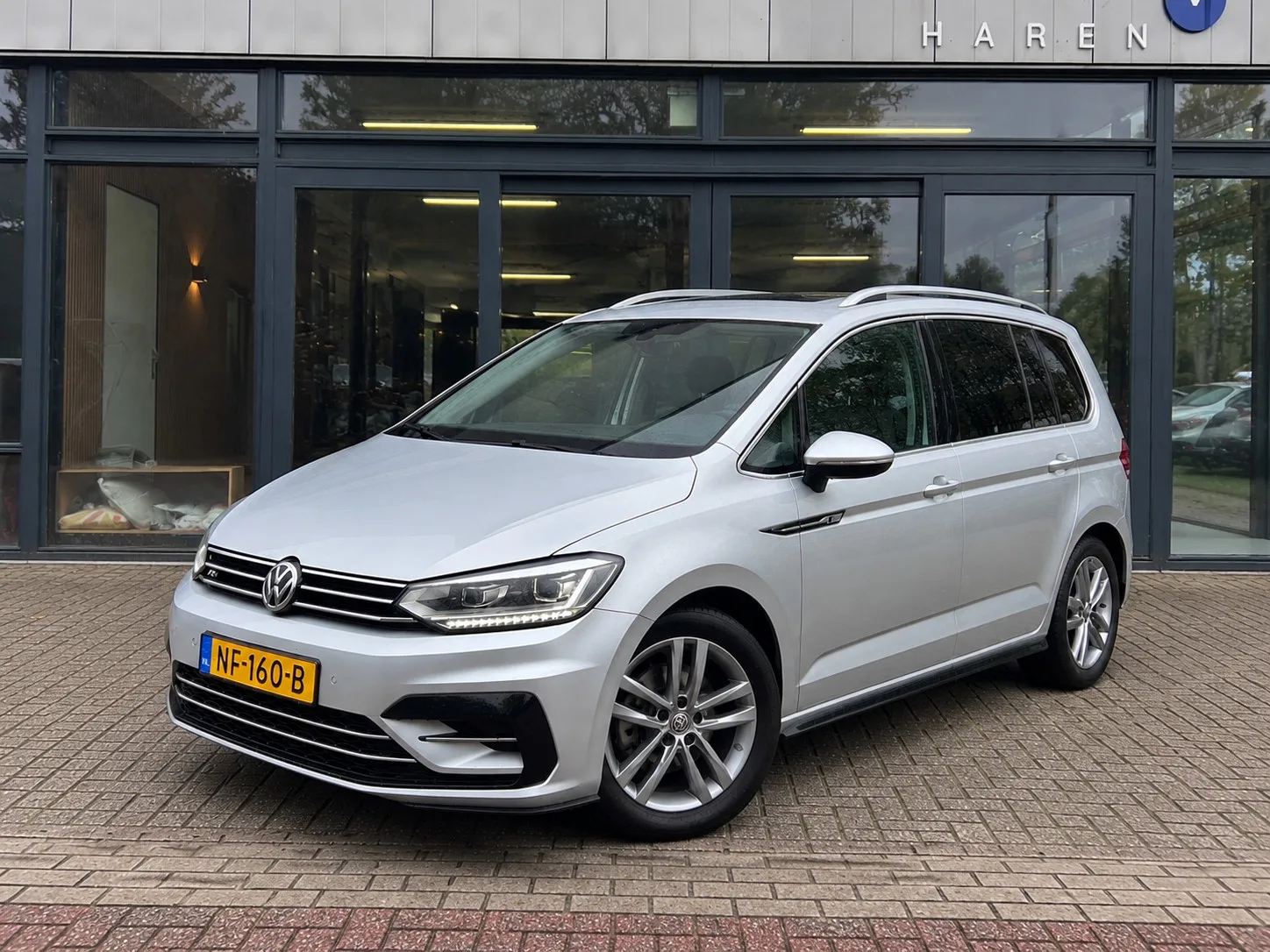 Volkswagen Touran (2017) — foto 1