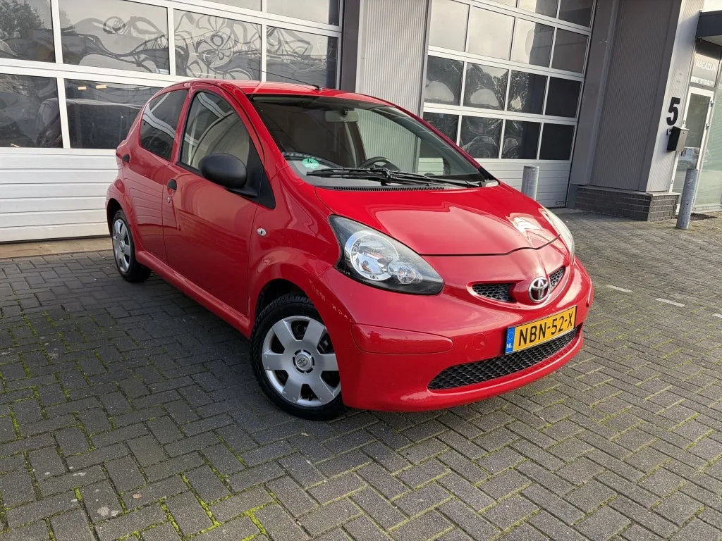 Toyota Aygo (2006) — foto 1