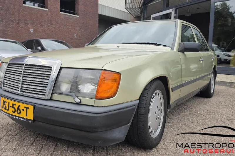 Mercedes-Benz 300-Serie (1986)