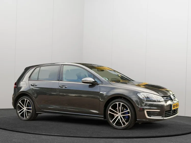Volkswagen Golf (2016) — foto 1