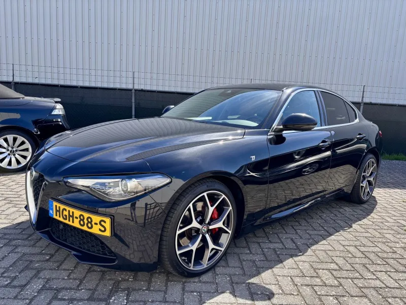 Alfa Romeo Giulia (2021) — foto 1