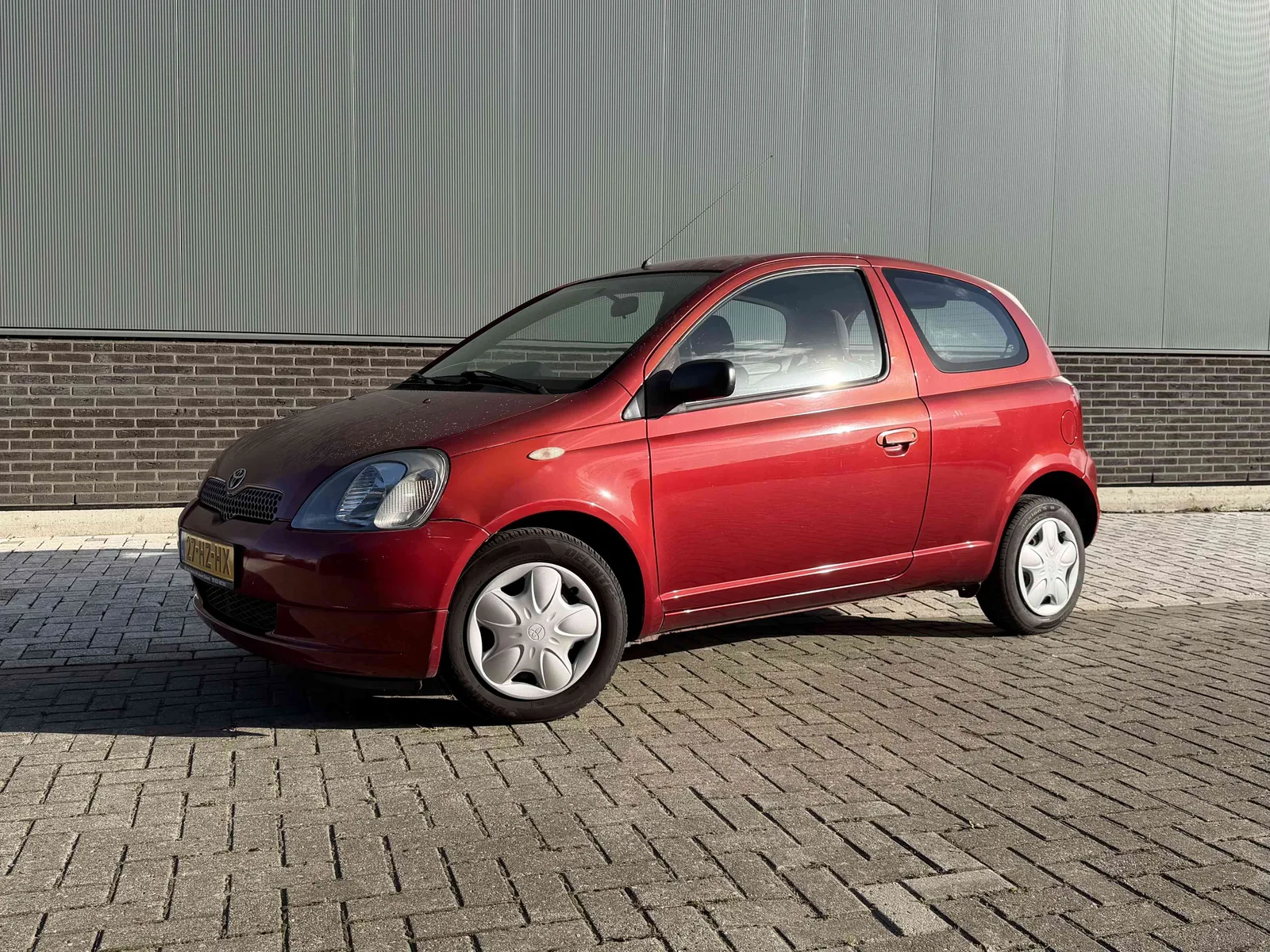Toyota Yaris (2002) — foto 1