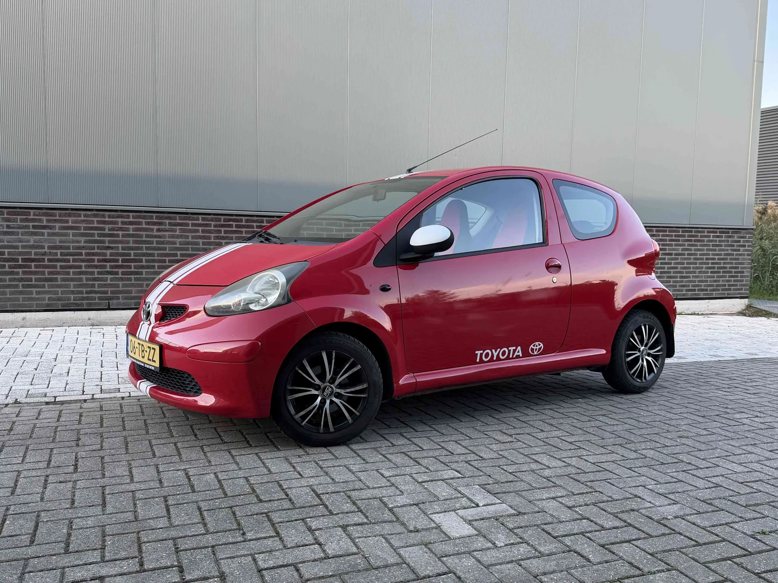 Toyota Aygo (2006) — foto 1