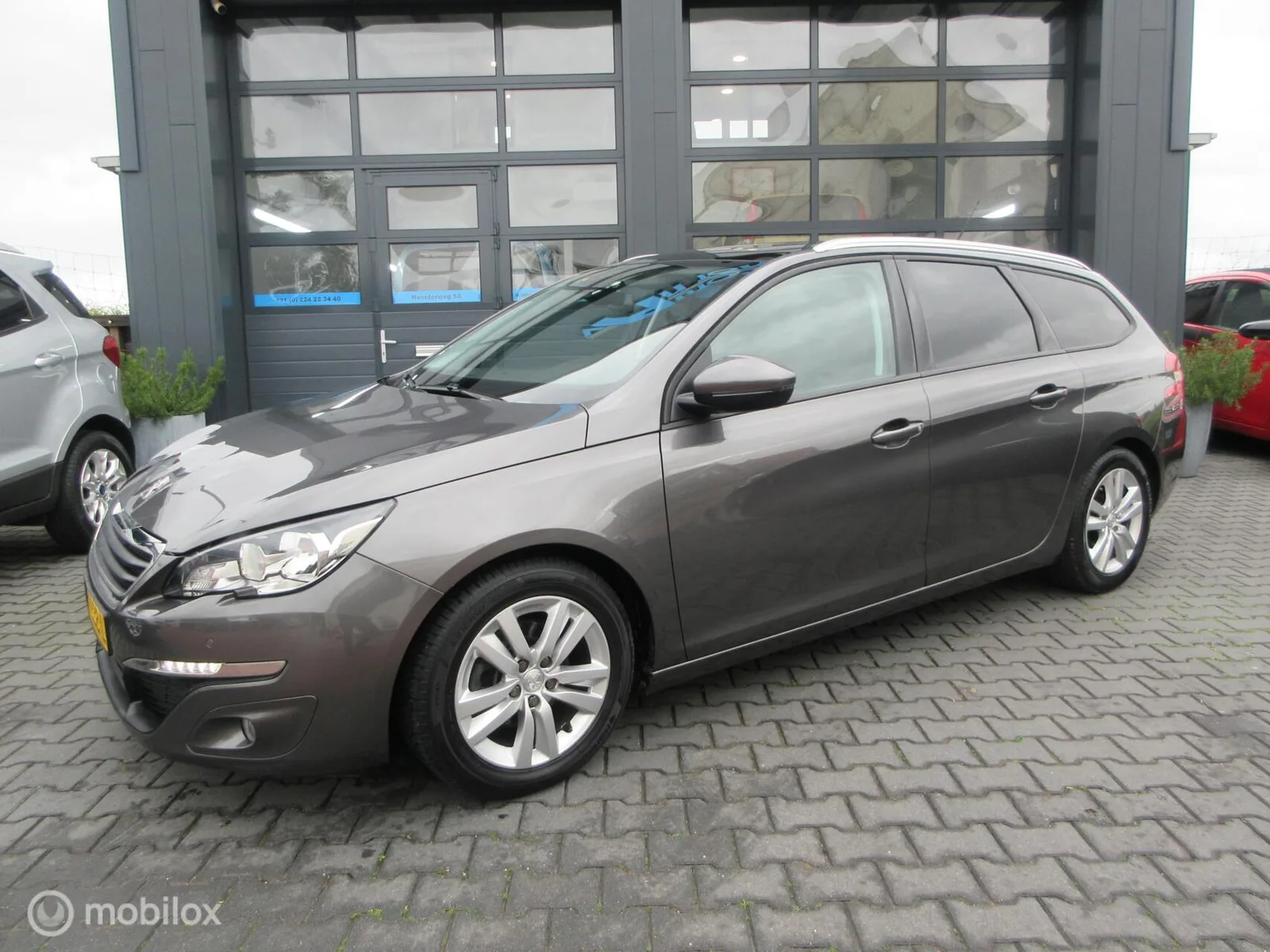 Peugeot 308 (2017) — foto 1