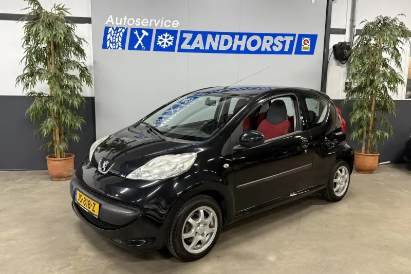 Peugeot 107 (2008)